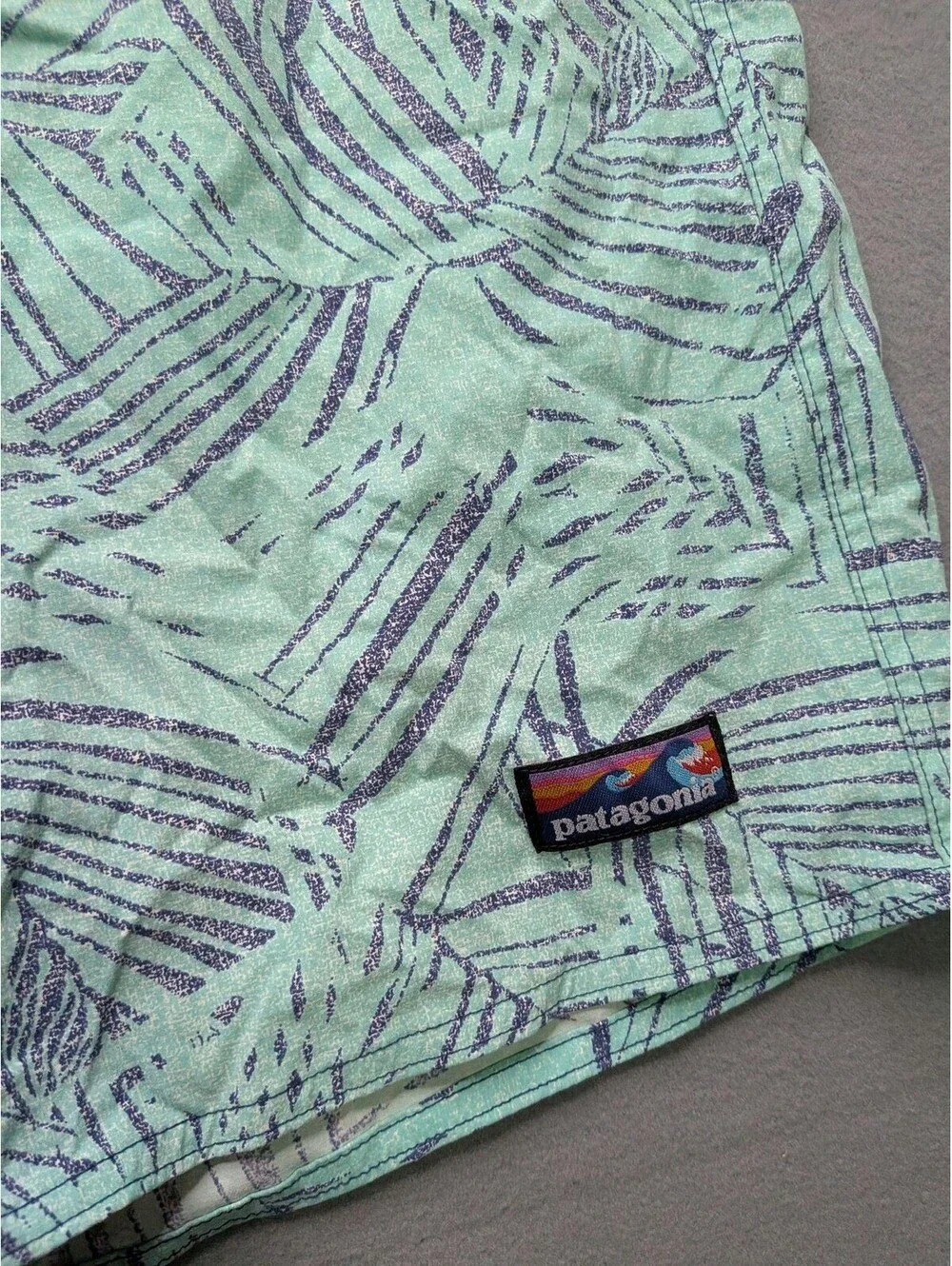 Patagonia Swim Shorts Mens 40 Green Leaf Print Board Shorts Zip Pocket Quick Dry
